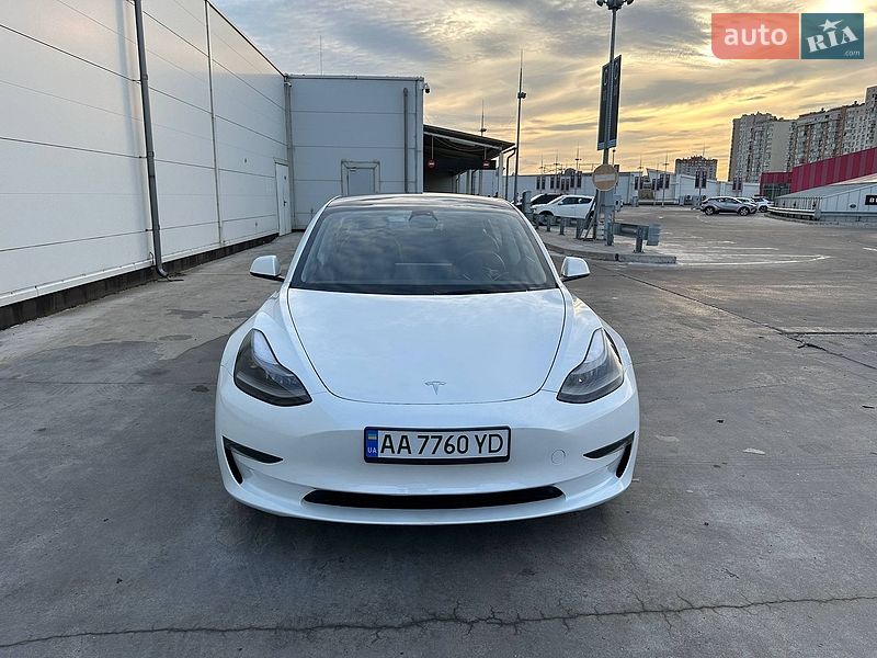 Tesla Model 3 2023