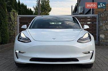 Седан Tesla Model 3 2020 в Стрые