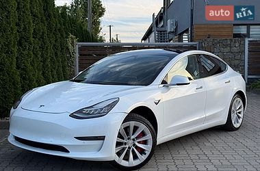 Седан Tesla Model 3 2020 в Стрые