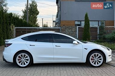 Седан Tesla Model 3 2020 в Стрые
