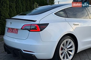 Седан Tesla Model 3 2020 в Стрые