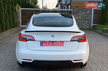 Седан Tesla Model 3 2020 в Стрые