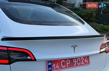 Седан Tesla Model 3 2020 в Стрые