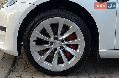 Седан Tesla Model 3 2020 в Стрые
