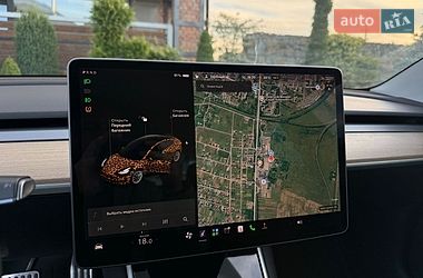 Седан Tesla Model 3 2020 в Стрые