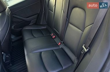 Седан Tesla Model 3 2020 в Стрые
