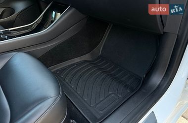 Седан Tesla Model 3 2020 в Стрые