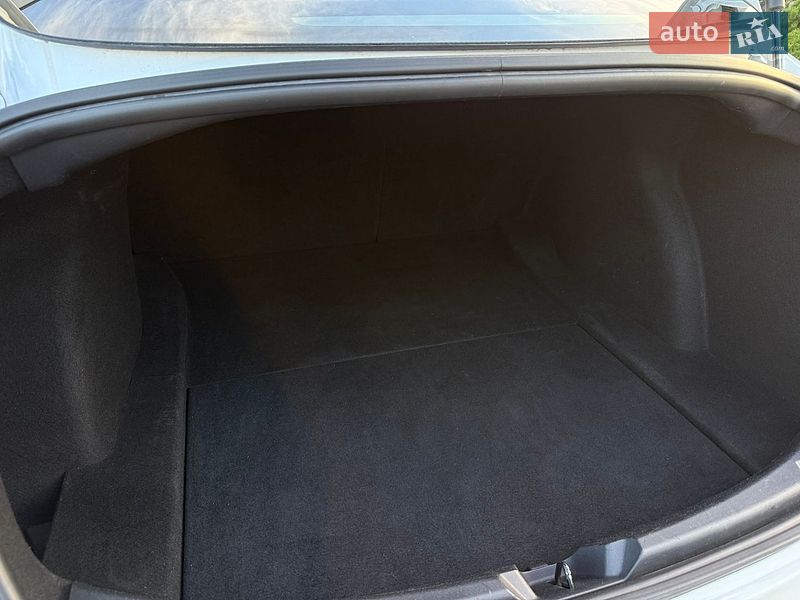 Седан Tesla Model 3 2020 в Стрые