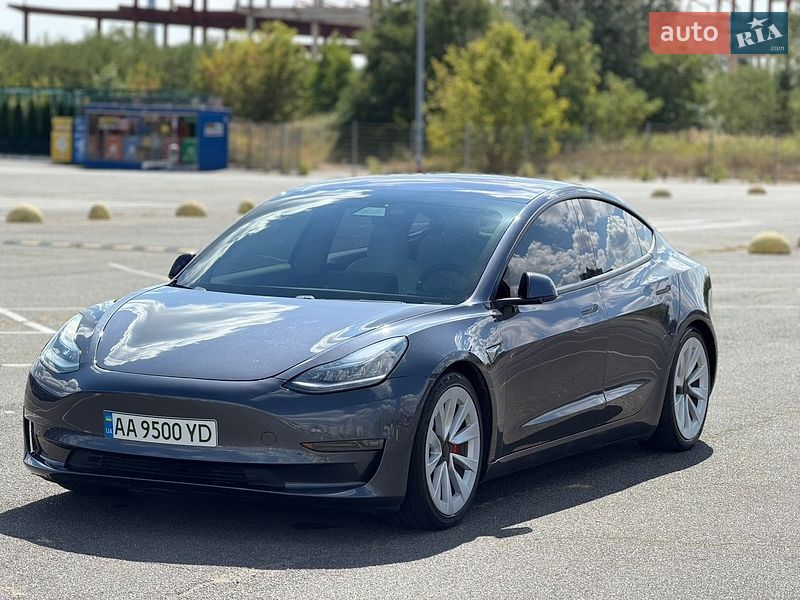 Седан Tesla Model 3 2018 в Киеве