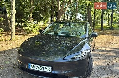 Седан Tesla Model 3 2024 в Виннице