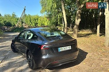 Седан Tesla Model 3 2024 в Виннице