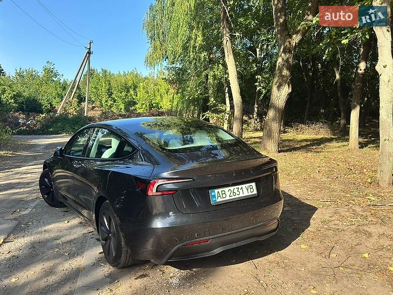 Седан Tesla Model 3 2024 в Виннице