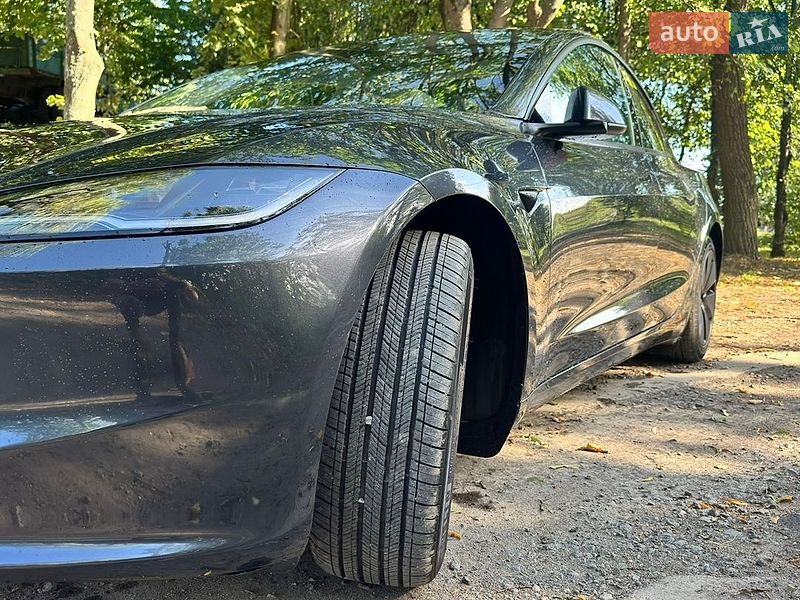 Седан Tesla Model 3 2024 в Виннице