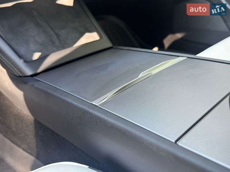 Седан Tesla Model 3 2024 в Виннице