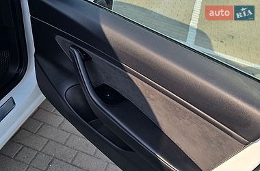 Седан Tesla Model 3 2020 в Дрогобичі