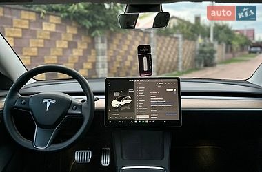 Седан Tesla Model 3 2023 в Житомирі