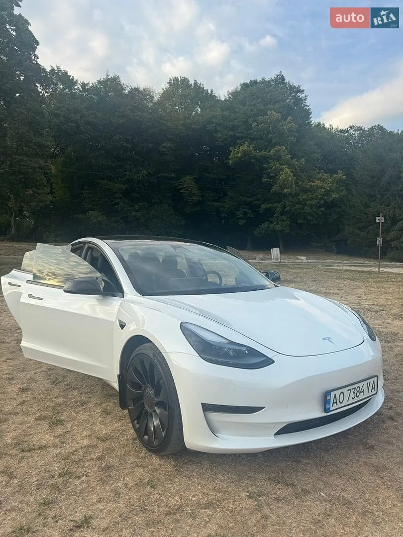 2023 Tesla Model 3 - фото 1
