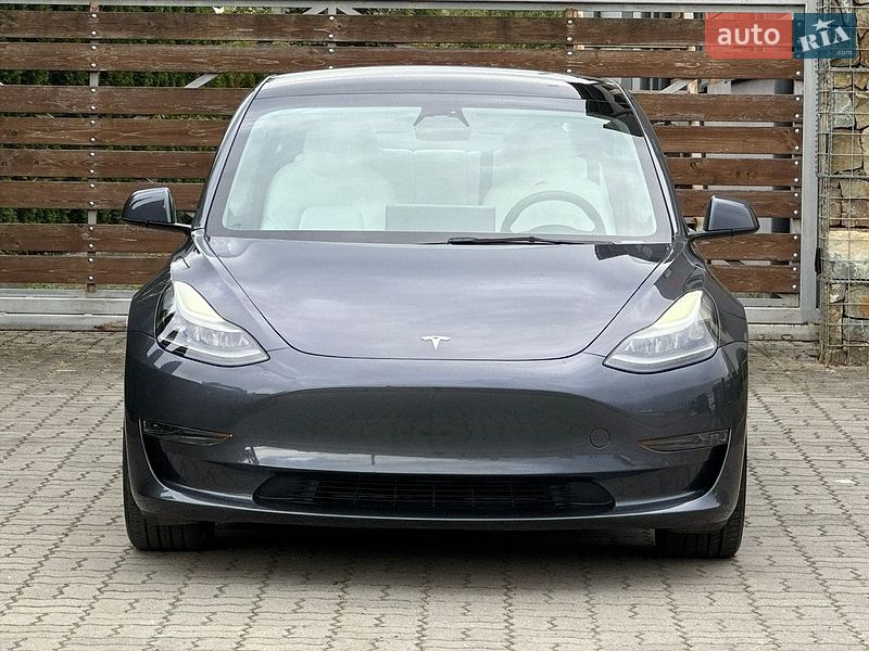 Седан Tesla Model 3 2023 в Стрые