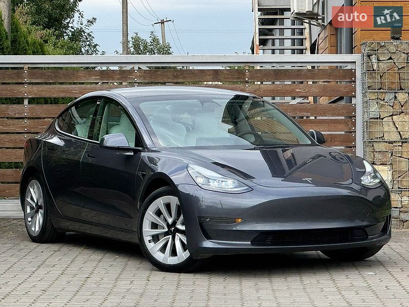 Седан Tesla Model 3 2023 в Стрые