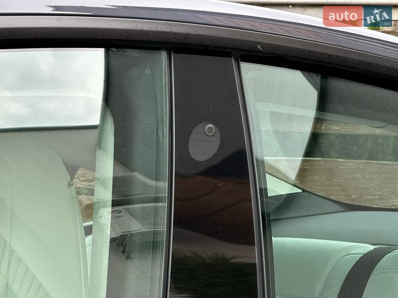 Седан Tesla Model 3 2023 в Стрые