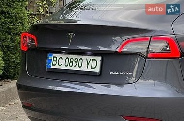 Седан Tesla Model 3 2023 в Стрые