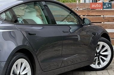 Седан Tesla Model 3 2023 в Стрые