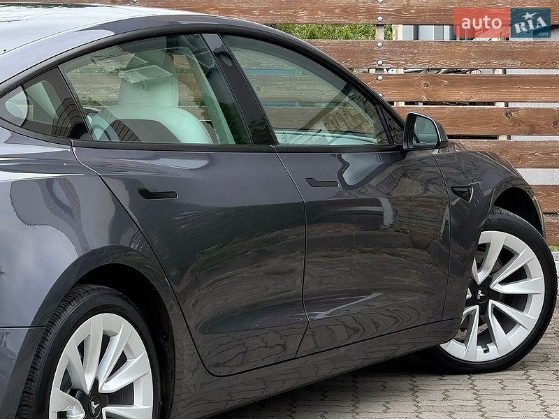 Седан Tesla Model 3 2023 в Стрые