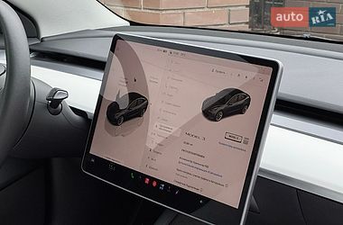 Седан Tesla Model 3 2023 в Стрые