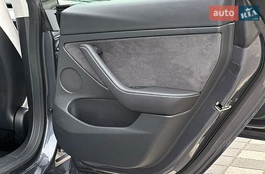 Седан Tesla Model 3 2023 в Стрые