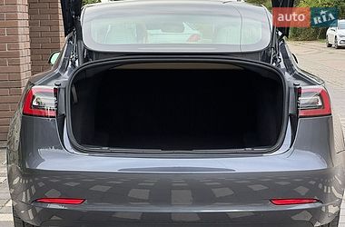 Седан Tesla Model 3 2023 в Стрые