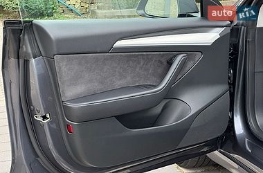 Седан Tesla Model 3 2023 в Стрые