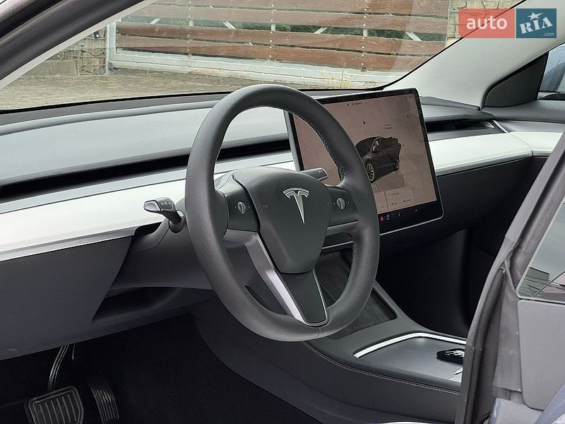 Седан Tesla Model 3 2023 в Стрые