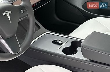 Седан Tesla Model 3 2023 в Стрые