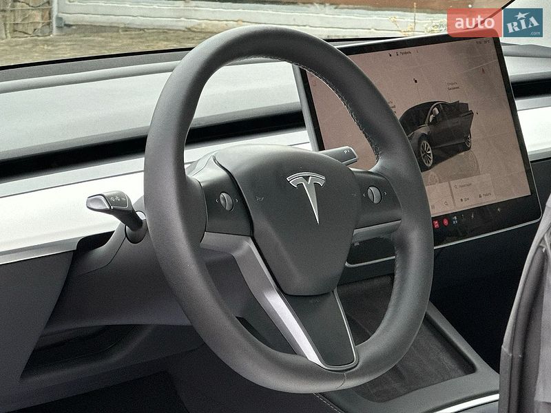 Седан Tesla Model 3 2023 в Стрые