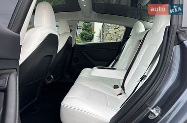 Седан Tesla Model 3 2023 в Стрые
