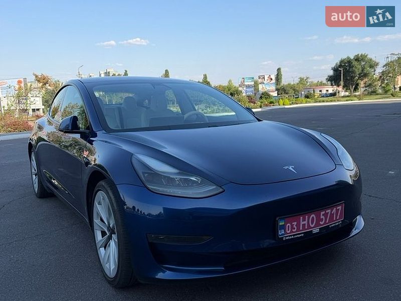 Седан Tesla Model 3 2021 в Кривом Роге