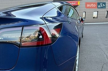 Седан Tesla Model 3 2021 в Кривому Розі