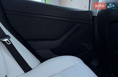Седан Tesla Model 3 2021 в Кривому Розі