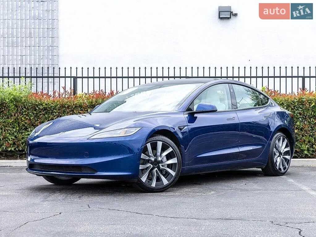 2024 Tesla Model 3 - фото 1