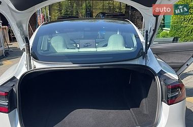 Седан Tesla Model 3 2023 в Моршине