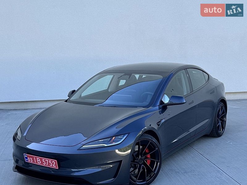 Седан Tesla Model 3 2024 в Луцке