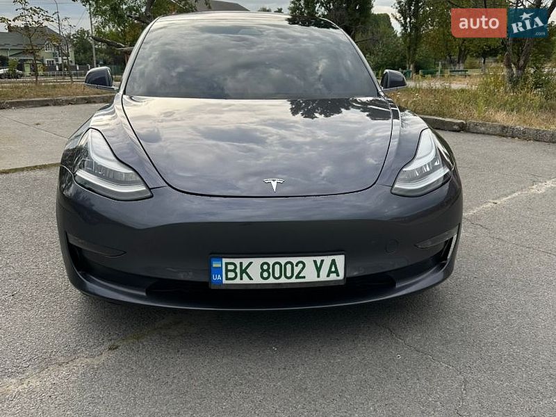 Седан Tesla Model 3 2018 в Звягеле