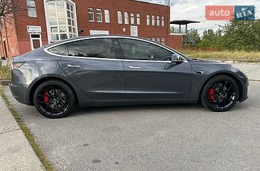 Седан Tesla Model 3 2018 в Звягеле