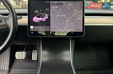 Седан Tesla Model 3 2018 в Звягеле