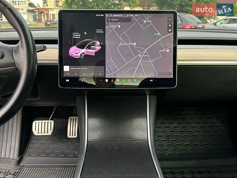 Седан Tesla Model 3 2018 в Звягеле
