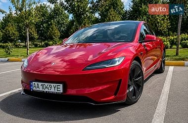 Седан Tesla Model 3 2024 в Капитановке