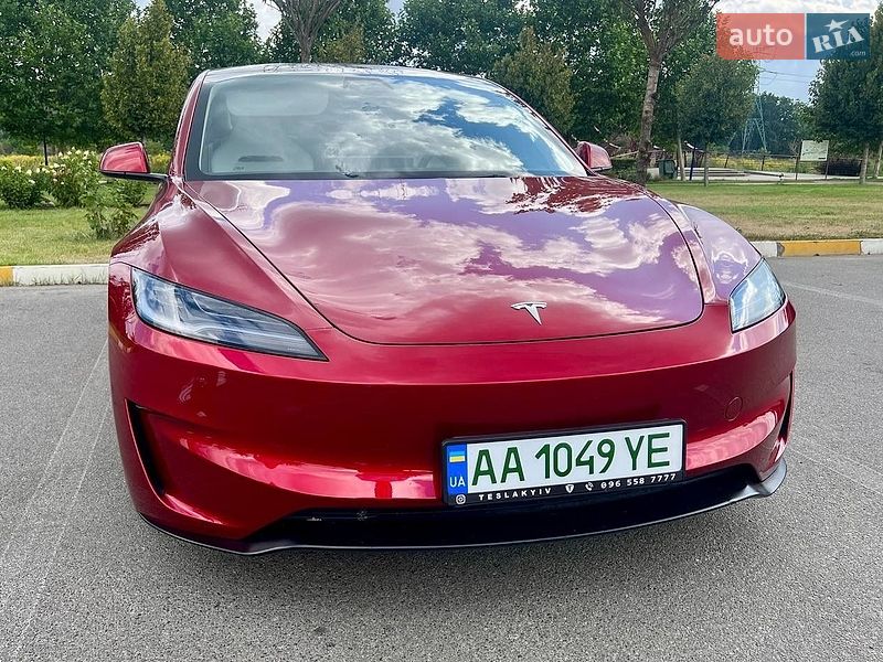 Седан Tesla Model 3 2024 в Капитановке