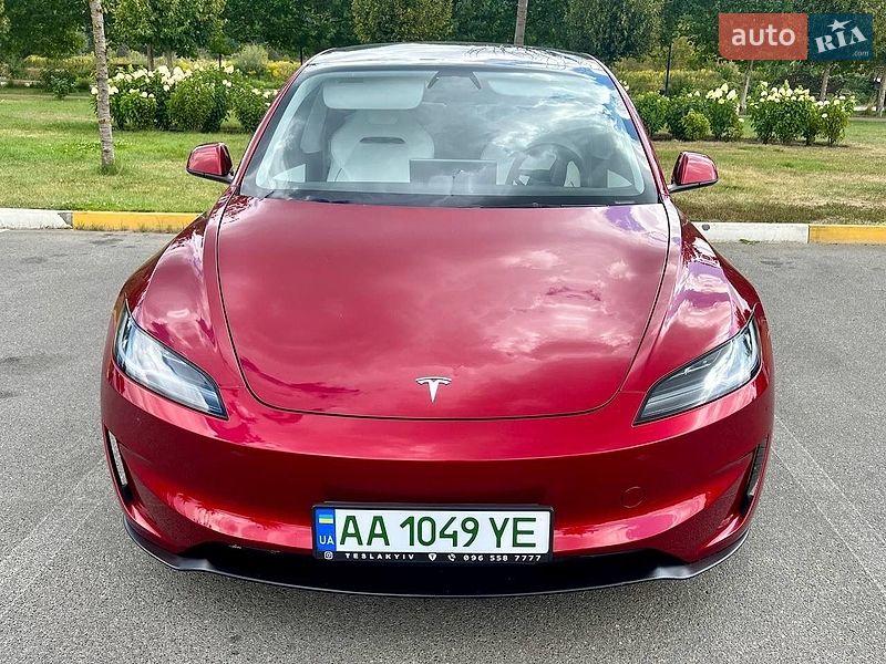 Седан Tesla Model 3 2024 в Капитановке