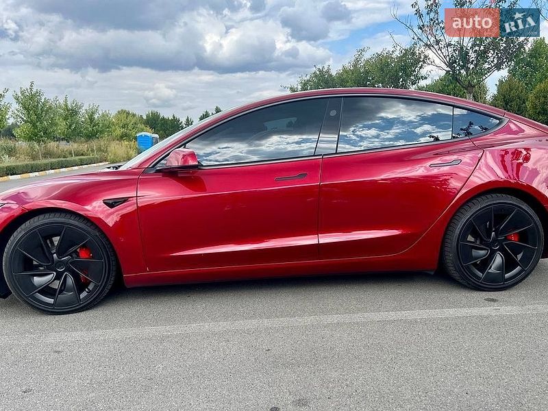 Седан Tesla Model 3 2024 в Капитановке