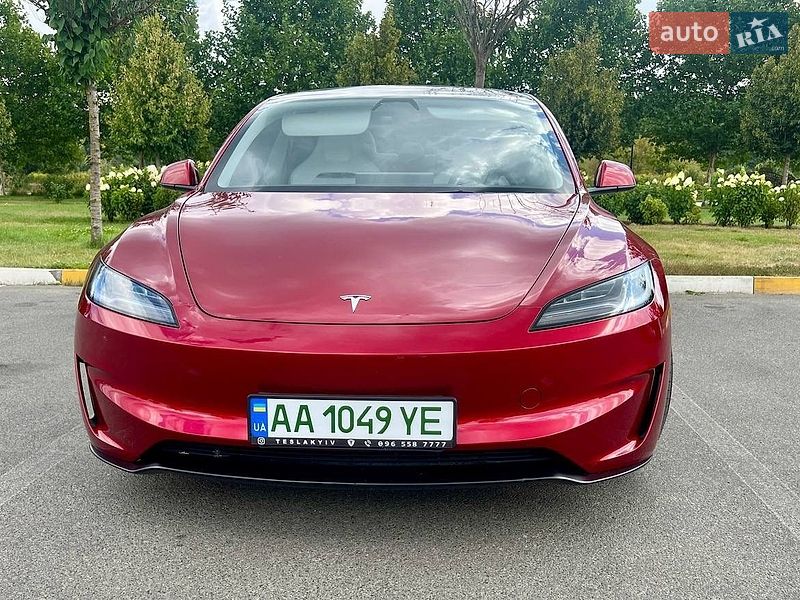 Седан Tesla Model 3 2024 в Капитановке